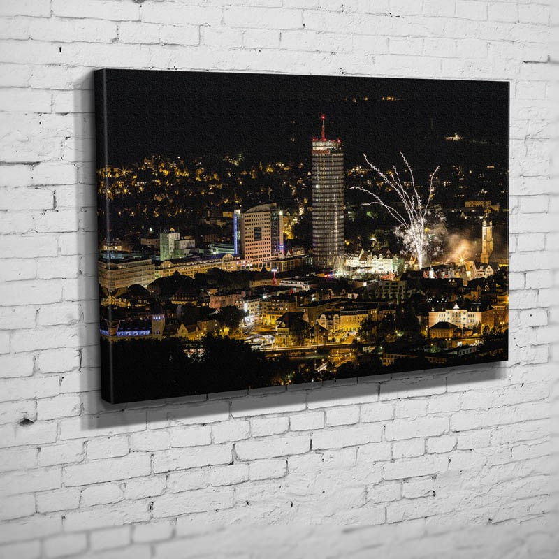 Das Feuerwerk zum Altstadtfest mit der Skyline von Jena(BNR